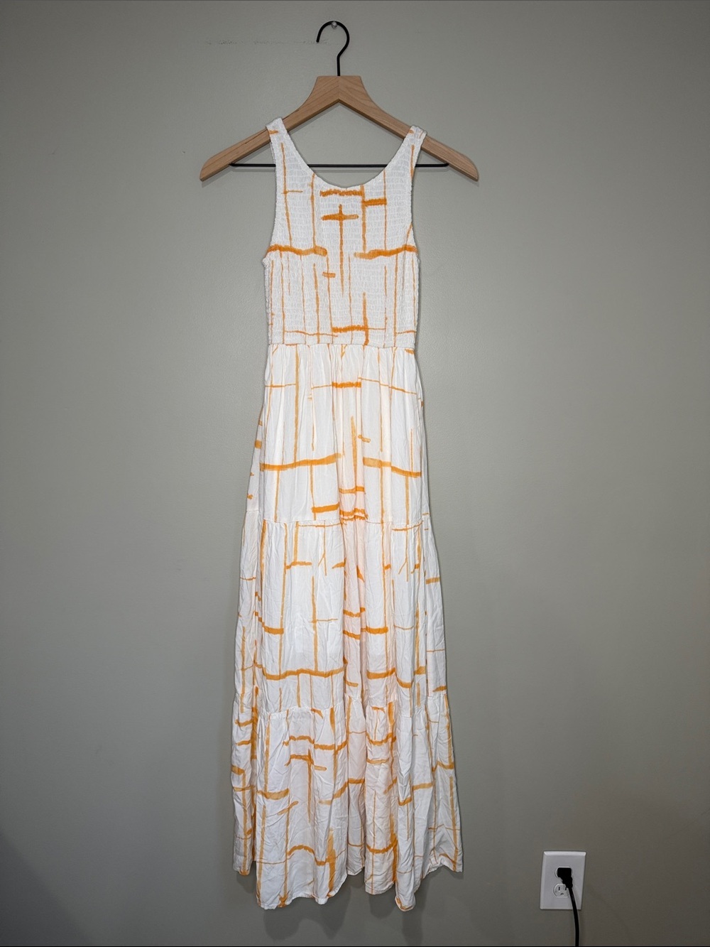 Petal and Pup White and Orange Patterned Sleeveless Maxi Dress Small